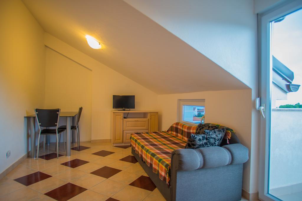 Apartments Nina Promajna Exterior photo